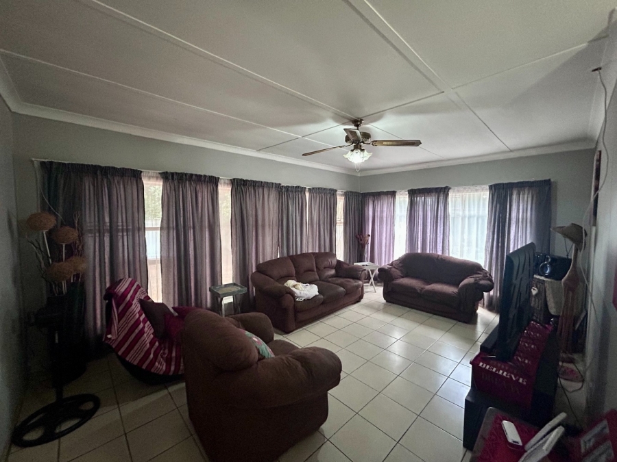 3 Bedroom Property for Sale in Flimieda North West